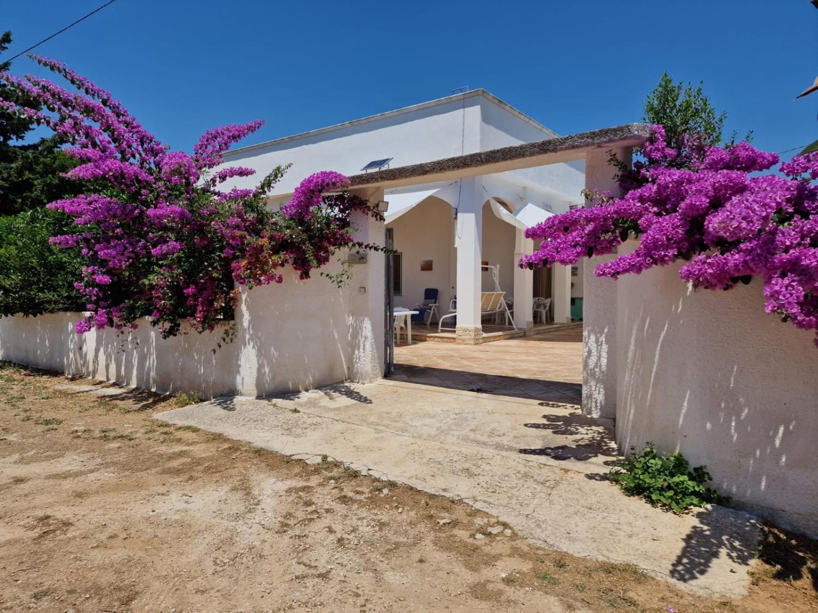 Villa Carmela A San Pietro In Bevagna Bagian luar foto